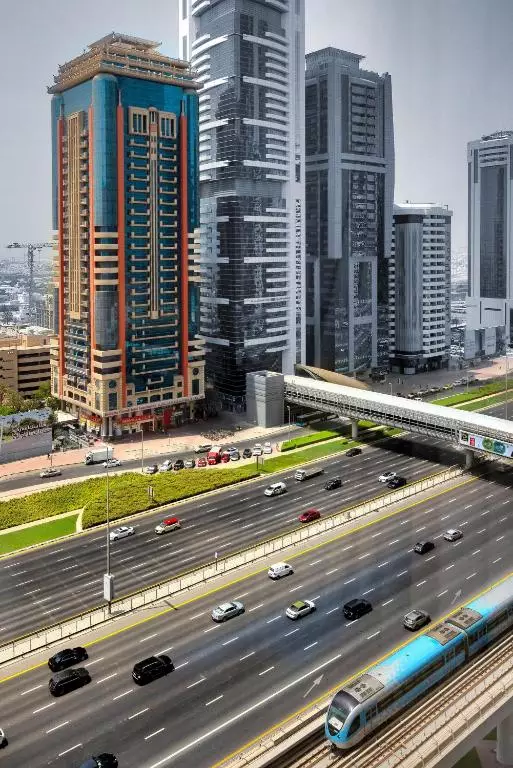 اماراتس گرند